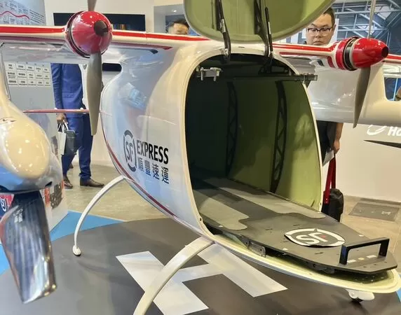 ▲順豐展示載貨配送的無人機。（圖／秦玉玲提供）