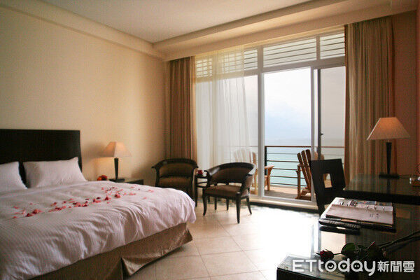 ▲台語歌壇資深T姓女歌手疑遭舊情人設局仙人跳，被逼迫簽下百萬本票，法官查明後判決免賠。（圖／記者楊永盛翻攝）