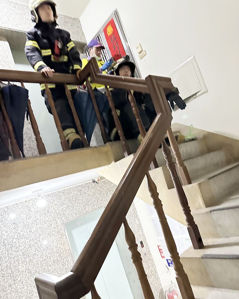 桃園醉男開瓦斯大小聲！父勸說無效...警消破門噴辣椒水壓制