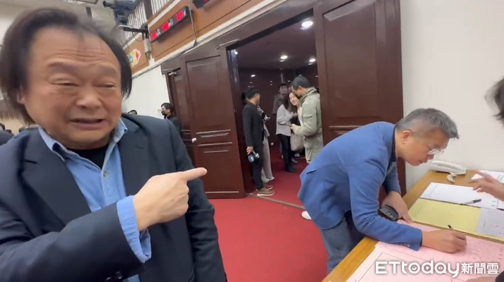 被點名選桃園！王世堅嗨喊「他最強」　蔡其昌無奈：別亂派工作給我