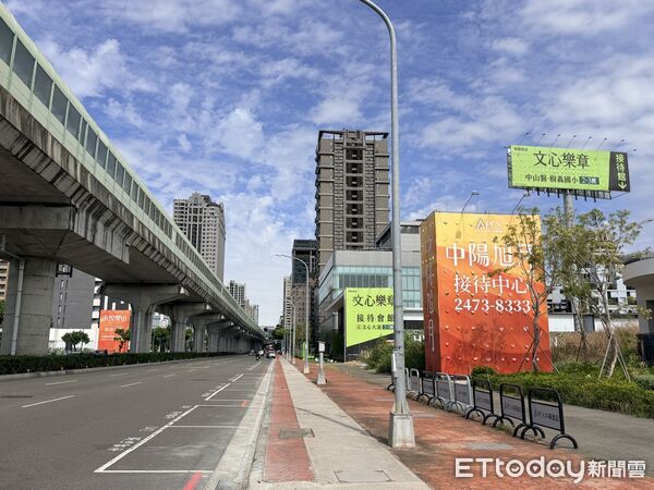 ▲▼ 接待中心一條街,南屯13期            。（圖／記者陳筱惠攝）