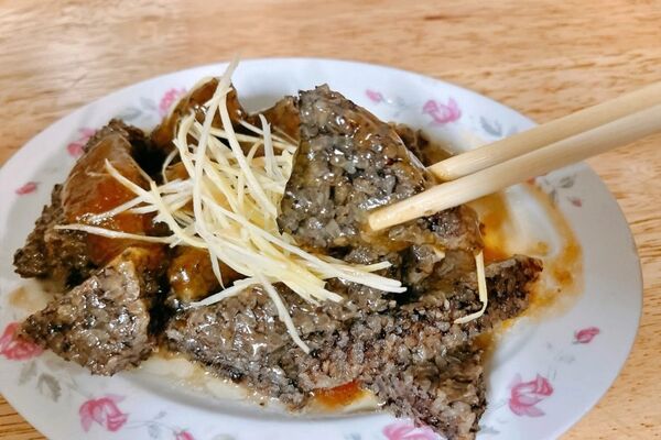 ▲▼逢甲當歸鴨麵線。（圖／部落客飛天璇的口袋授權提供）