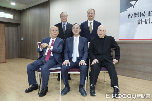 ▲▼許信良「桃園中壢事件48週年紀念暨新書《天命》發表會」，前國民黨主席吳伯雄、朱立倫，以及前桃園市長吳志揚出席。（圖／記者湯興漢攝）