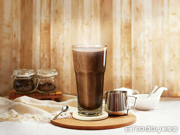 ▲▼清心福全推出全新「白韻杏仁系列」。（圖／清心福全提供）