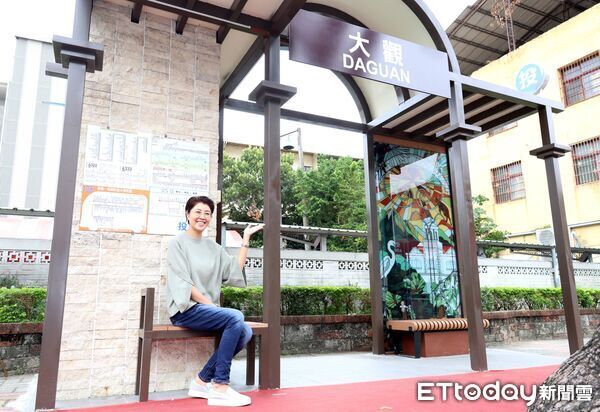 ▲南投縣智慧候車亭大觀站剪綵啟用。（圖／南投縣政府提供，下同）