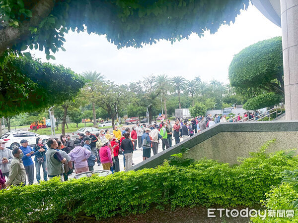 ▲屏東市公所發獲《2026 幸福屏安》月曆。（圖／屏東市公所提供）