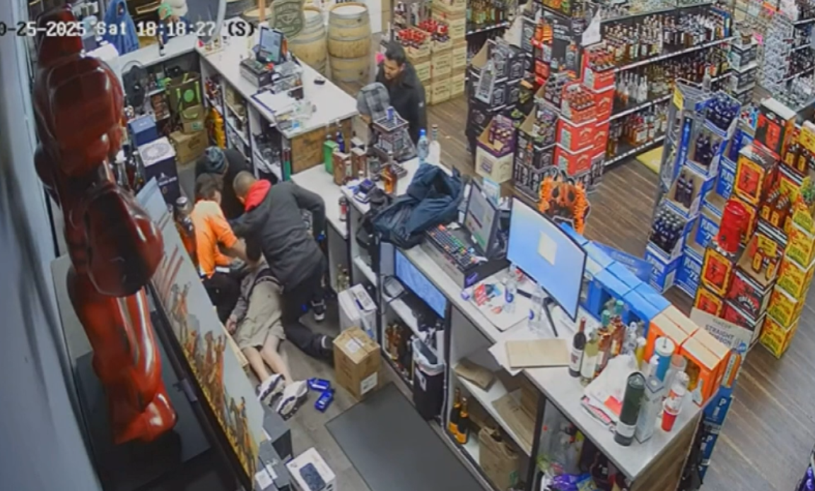 帽T男進商店假裝救人卻「狂搶2萬多財物」　店員倒地心臟病發亡