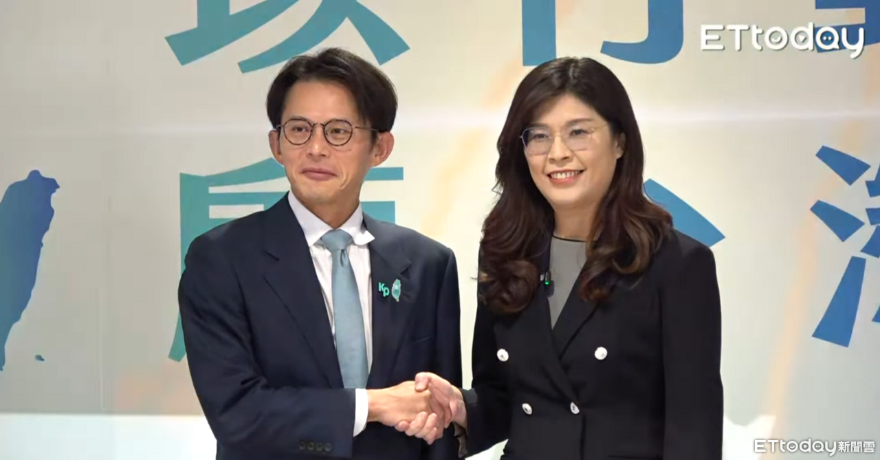 鄭黃會登場！鄭麗文送藍、白鵲陶瓷盤　黃國昌別KP徽章贈鎢絲燈