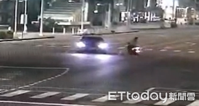 高雄男騎士凌晨「蛇行撞警車」還肇逃！　被逮激動喊：我腳抽筋