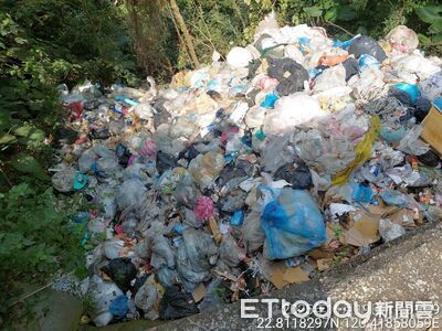 高雄狂冒垃圾山!市府脫口「主動稽查不像前朝」 藍議員轟傲慢