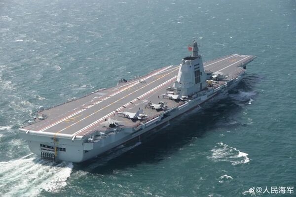 ▲福建號首次海上實兵訓練。（圖／翻攝自微博／人民海軍）