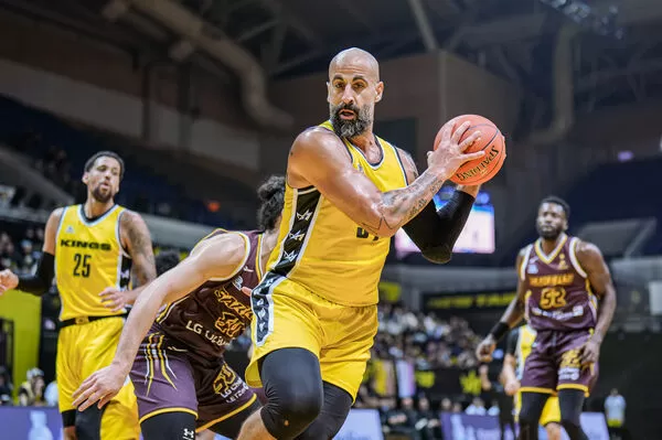 ▲新北國王桑尼、奧帝、李愷諺，昌原LG獵隼馬雷。（圖／EASL東超提供）