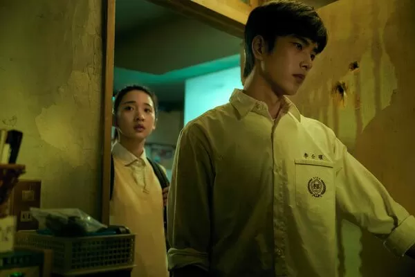 ▲《如果我不曾見過太陽》曾敬驊、李沐、程予希境遇令人揪心。（圖／Netflix提供）