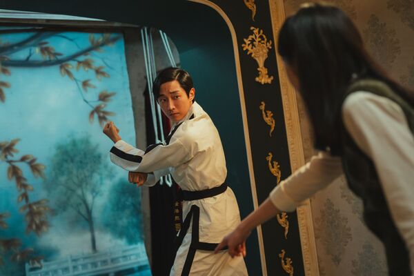 ▲《那張照片裡的我們》以1977年的中壢事件為背景，集結韓國人氣男星振永、金鐘女星李沐、宋柏緯，共譜跨國三角戀。（圖／瀚草文創GrX STUDIO提供）