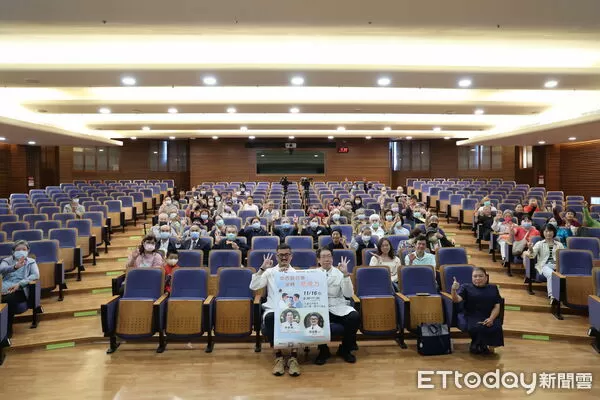 ▲▼花蓮慈濟醫院舉辦「中西醫合療，逆轉惡視力」健康講座，由眼科醫師和中醫師傳授正確護眼之道。（圖／慈濟醫學中心提供，下同）