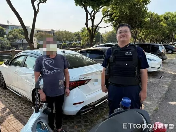 ▲屏東警分局員警幫賴男找到自小客車。（圖／記者陳崑福翻攝）