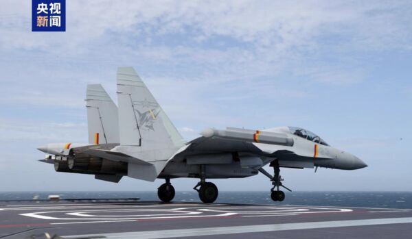 ▲殲-15DT艦載電戰機。（圖／翻攝央視）