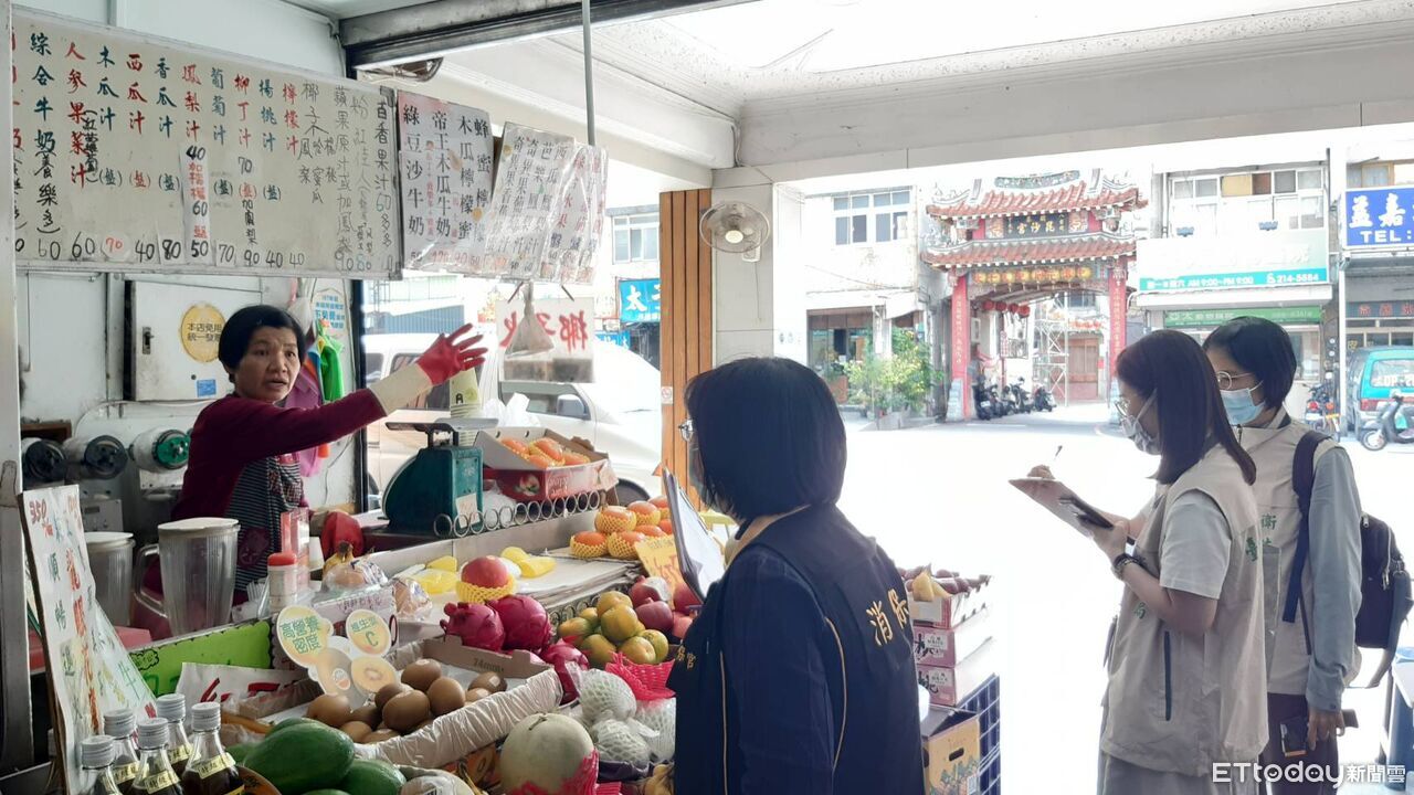 客製化果汁爆價差!3杯750變660 南市府稽查要求明確標價