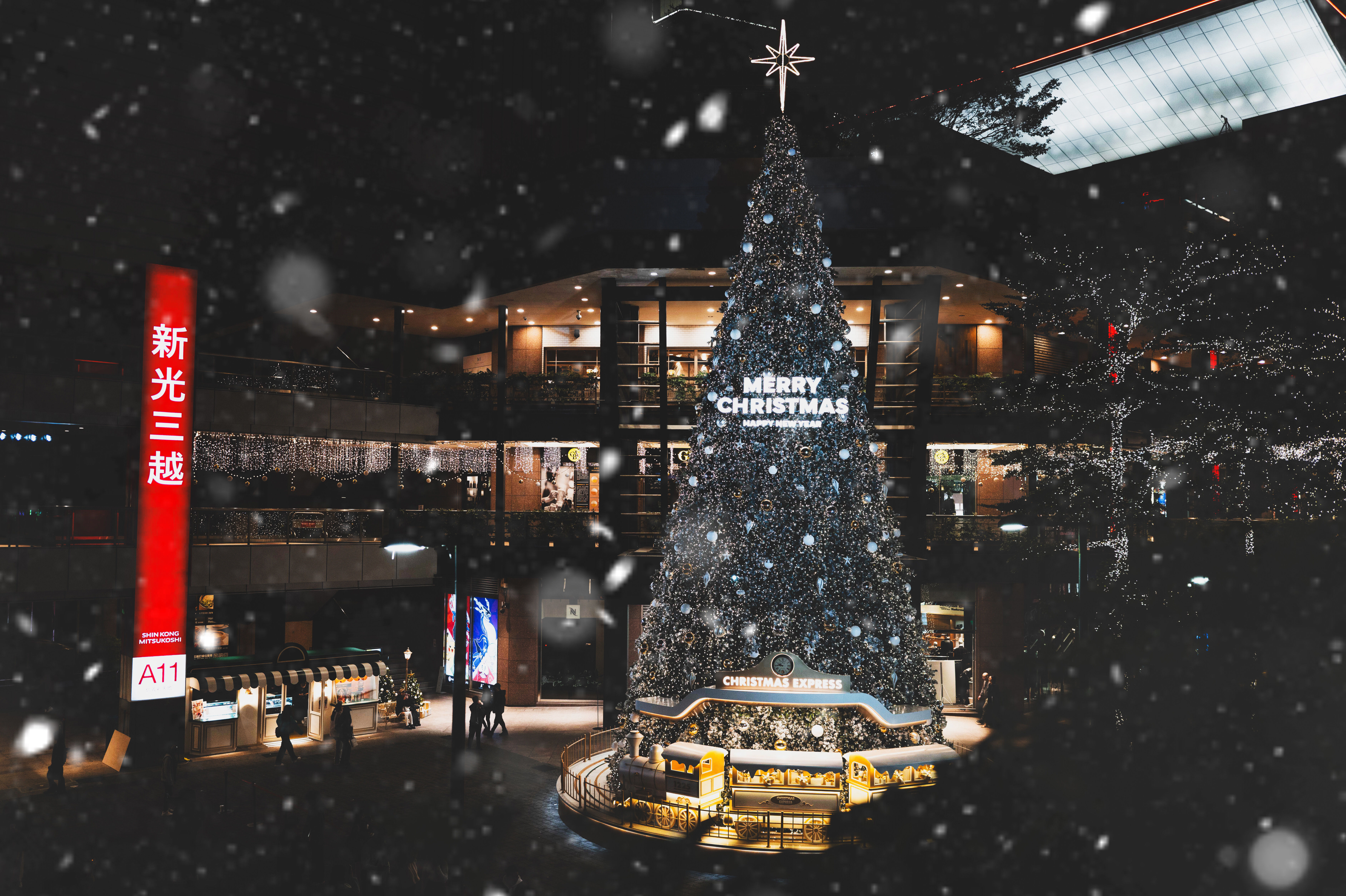 ▲新光三越信義新天地耶誕城點燈。（圖／業者提供）