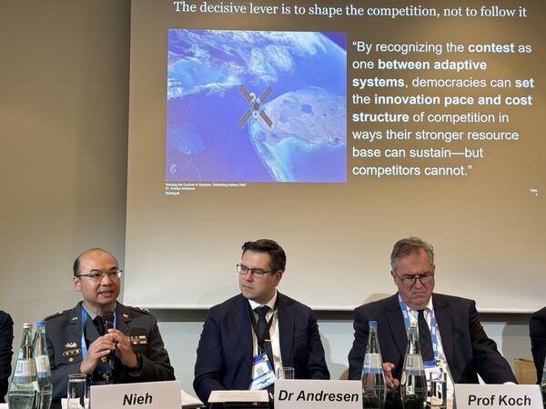 ▲▼國防大學副教授聶若鹽上校（左一）擔任與談人。（圖／外交部提供）