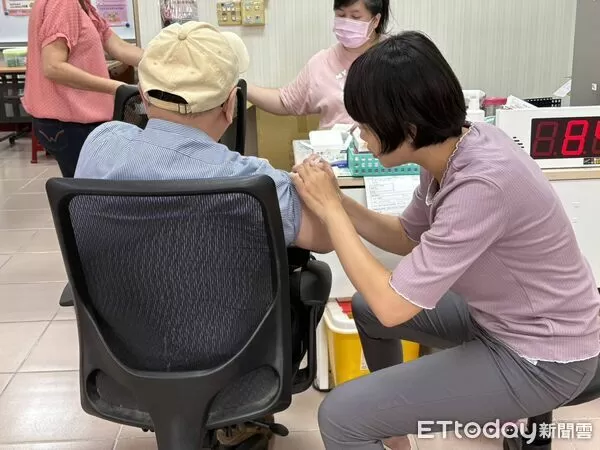 ▲台南流感疫苗接種踴躍，預估12月初前全數用罄。（記者林東良翻攝，下同）