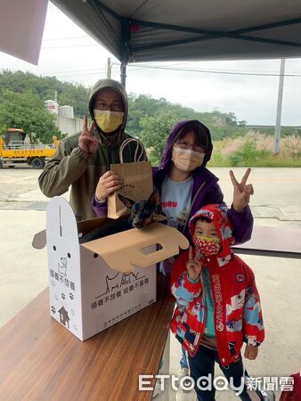 人人犬舍送養。（圖／苗栗縣動保所提供）