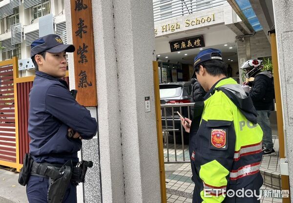 ▲▼網路社群留言桶殺張安樂、鄭麗文家放炸彈，警方追發文者下落。（圖／記者邱中岳翻攝）