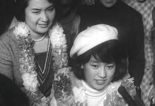 ▲《萬博追踪》翁倩玉看到珍貴影像激動不已。（圖／國家影視聽中心提供）