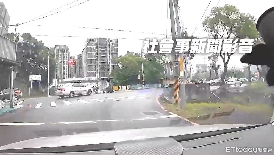 土城警遭撞飛慘摔!處理完事故返所...路口遭迴轉車擊落