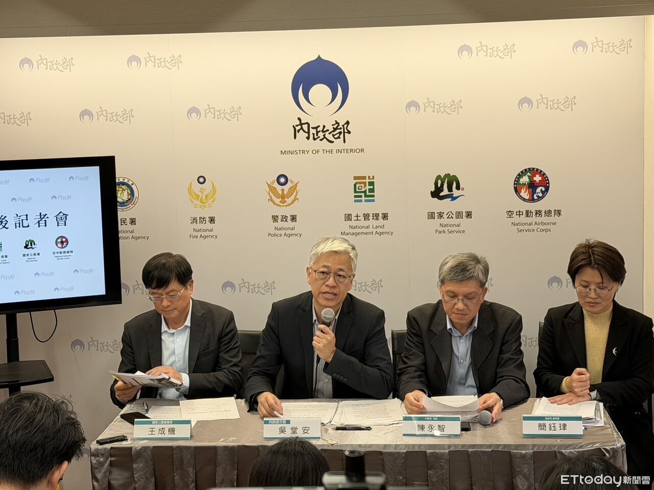 陸配村里長因陸籍身份遭解職　內政部重申：雙重國籍不得任公職