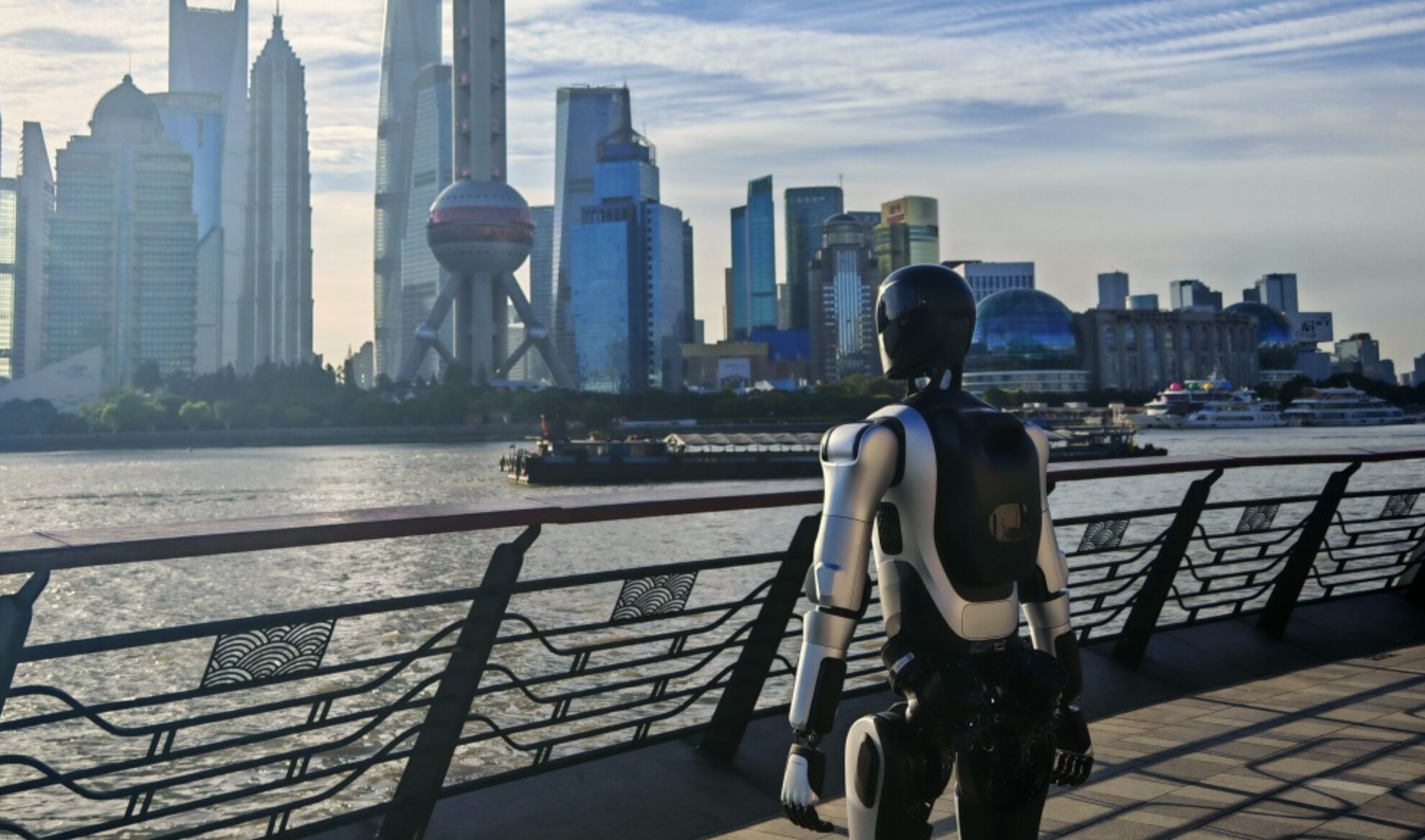 ▲上海智元開發的人形機器人從蘇州走到上海，106公里的路程打破金氏世界紀錄。（圖／翻攝澎湃新聞）