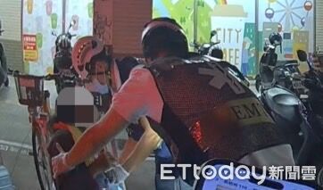 驚悚畫面曝！左轉車「鬼切」猛撞行人　駕駛辯：A柱擋住沒看到