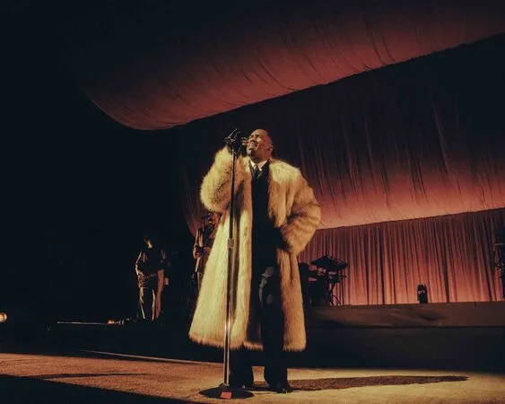 ▲GIVĒON紀維昂，將帶著世界巡迴《GIVĒON - DEAR BELOVED THE TOUR》在明年1月29日首度登台北開唱。（圖／Live Nation Taiwan提供）