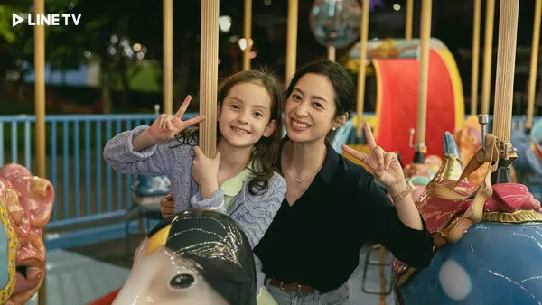 ▲《黑白盒子》莫允雯劇中為了女兒包下一整座遊樂園，替女兒完成心願。（圖／LINE TV提供）