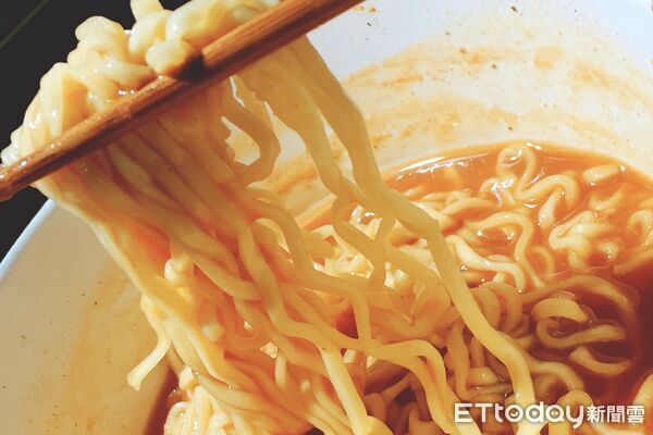 ▲▼泡麵。（圖／記者許力方攝）