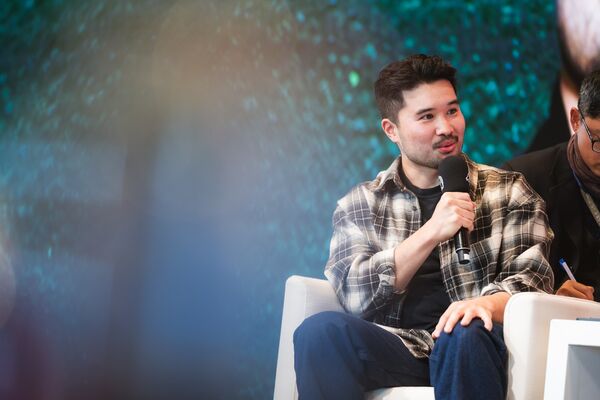 ▲「金馬62電影論壇」新導演論壇（左起）Lloyd Lee CHOI、鄒時擎、沈可尚、陳思攸、潘客印。（圖／金馬執委會提供）