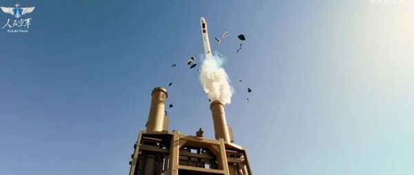 ▲▼大陸首度公開紅旗-20反隱身導彈發射畫面。（圖／翻攝自人民空軍）