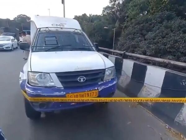 ▲▼印度版羅浮宮劫案！假扮央行官員搶運鈔車　30分鐘搬走2.5億現金。（圖／鏡週刊提供）