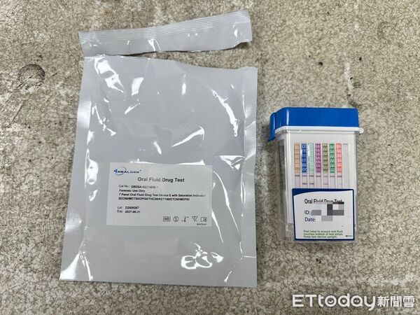 ▲永康警方深夜巡邏攔下違規自小客車，竟查獲台南市首件唾液快篩「毒駕」陽性個案。（記者林東良翻攝，下同）