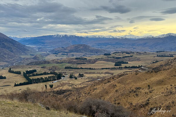 ▲▼紐西蘭南島必拍景點「Crown Range Road Scenic Lookout皇冠山脈公路」，瓦納卡到皇后鎮的絕美公路。（圖／部落客飛天璇提供）