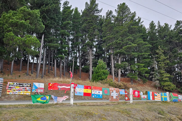 ▲▼紐西蘭南島必拍景點「Crown Range Road Scenic Lookout皇冠山脈公路」，瓦納卡到皇后鎮的絕美公路。（圖／部落客飛天璇提供）