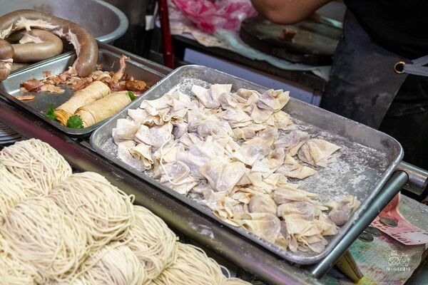 ▲▼宜蘭近50年美食推薦「火生餛飩麵店」。（圖／部落客陳小可提供）
