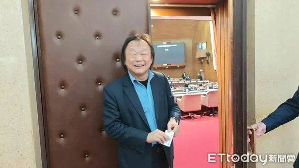 ▲▼民進黨立委王世堅受訪。（圖／記者陳煥丞攝）