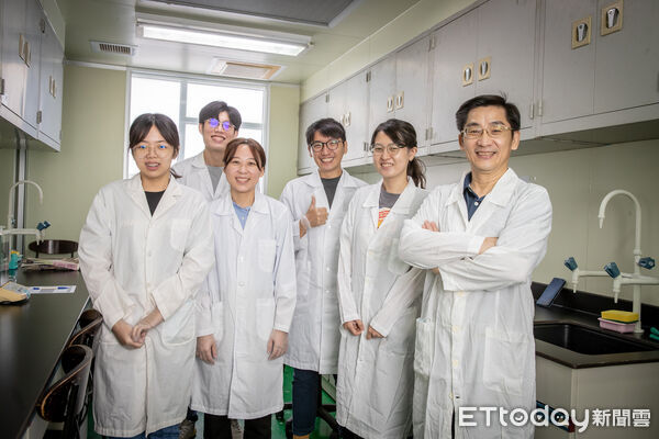 ▲嘉藥師生在IIIC國際創新發明競賽奪下 4 金 4 銀佳績，展現跨域研發實力。（記者林東良翻攝，下同）