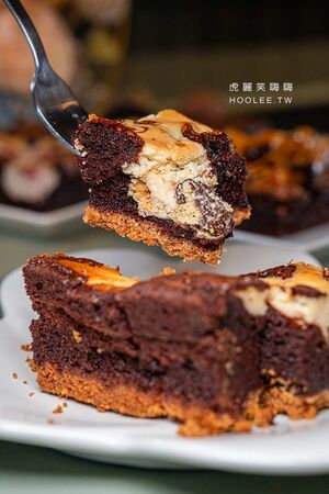 ▲▼高雄方塊布朗尼專門店「兔仔花甜點」，超過10種口味選擇！（圖／部落客虎麗提供）