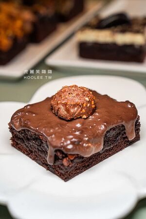 ▲▼高雄方塊布朗尼專門店「兔仔花甜點」，超過10種口味選擇！（圖／部落客虎麗提供）