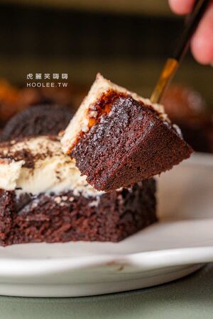 ▲▼高雄方塊布朗尼專門店「兔仔花甜點」，超過10種口味選擇！（圖／部落客虎麗提供）