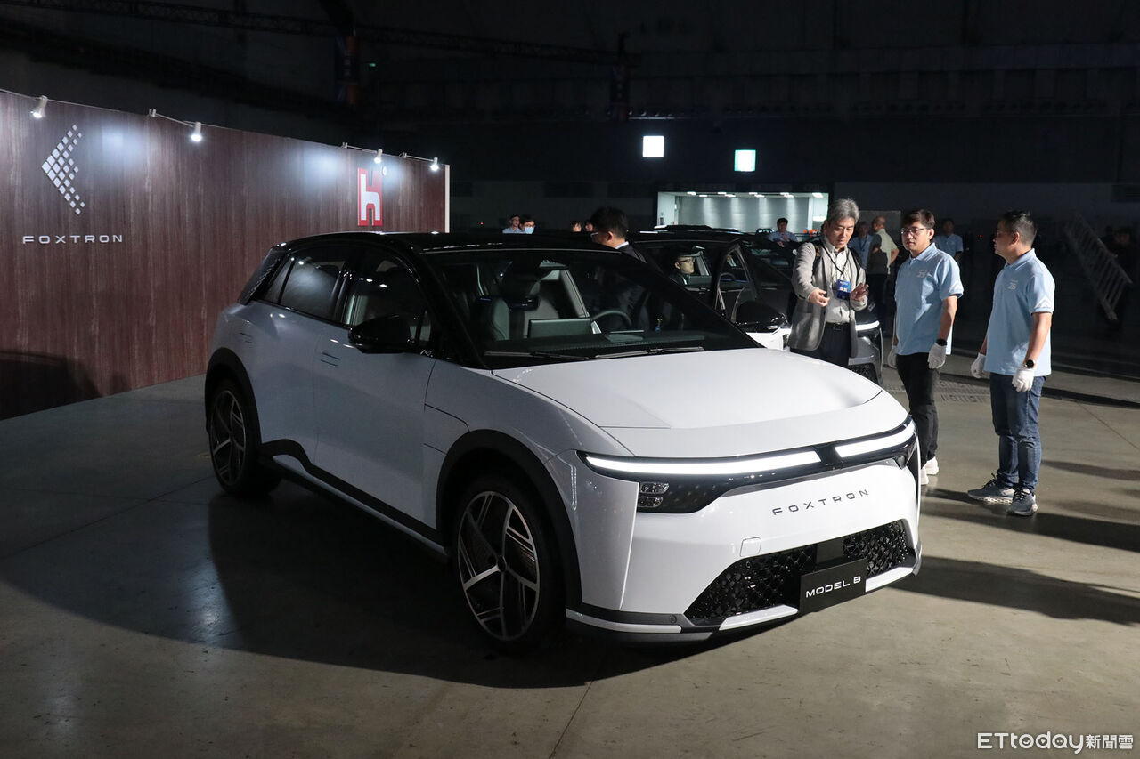 ▲2025鴻海科技日HHTD-Model C、Model B、Model D、Model U、Model T電動車。（圖／記者張慶輝攝）