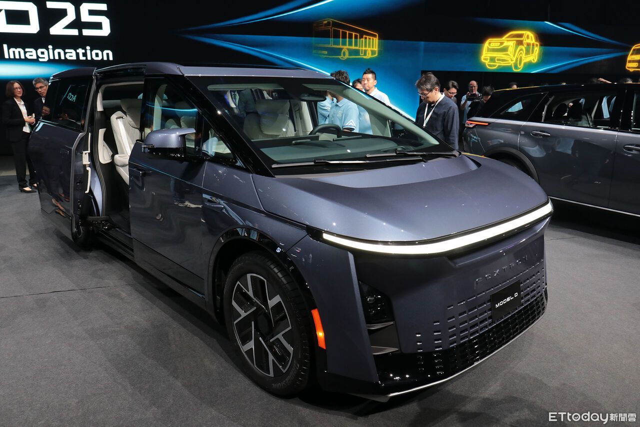 ▲2025鴻海科技日HHTD-Model C、Model B、Model D、Model U、Model T電動車。（圖／記者張慶輝攝）