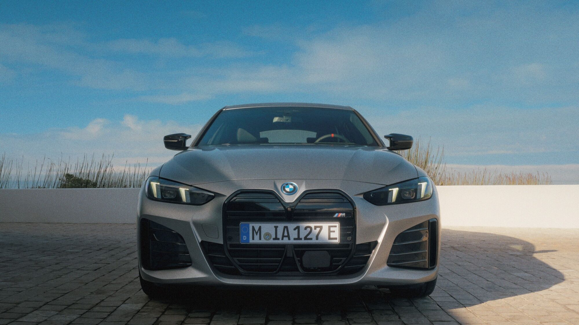 ▲BMW i4台灣推出新年式，雙車型都漲價。（圖／翻攝自BMW）